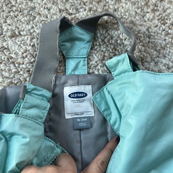 Cat and Jack Snow Bib - Picture 2 of 4